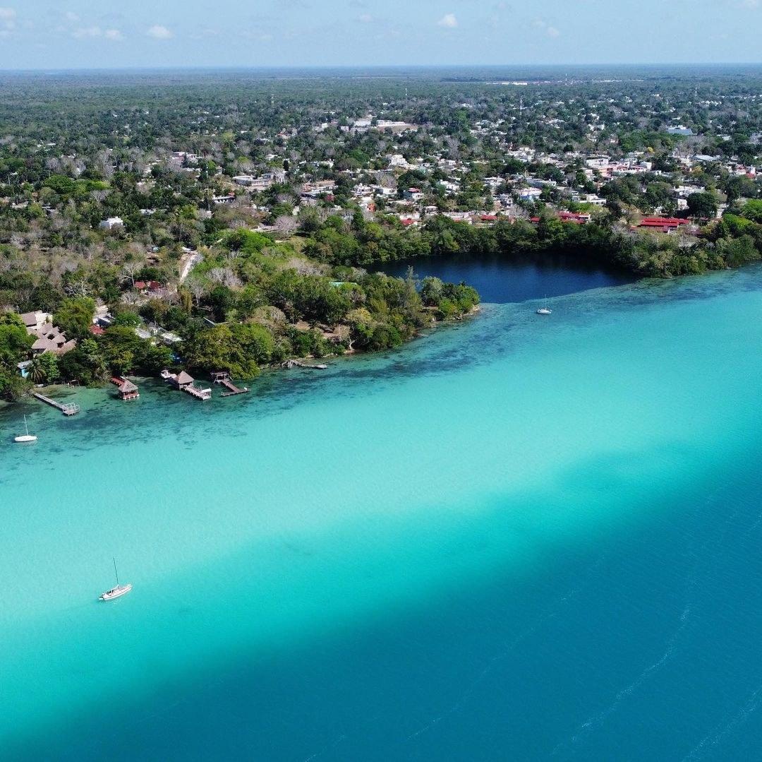 Vista aérea de la Laguna de Bacalar