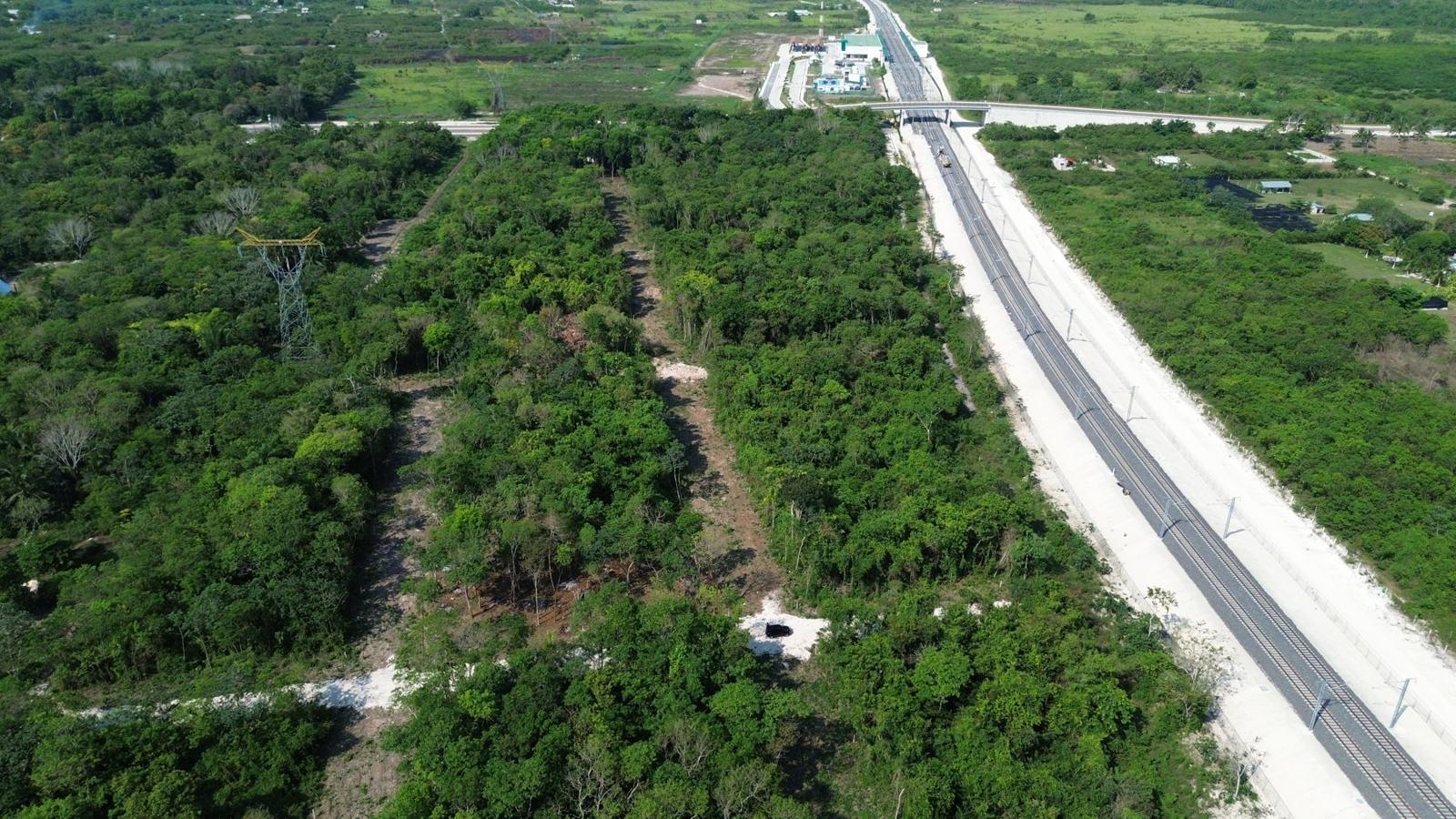 Terrenos Lima frente a la estación del tren en Bacalar — 2